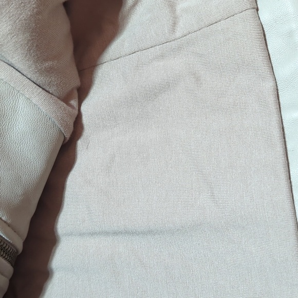 Hinge Designed in Seattle Taupe buttery soft leather jacket ruffle trim sz L - Picture 11 of 13